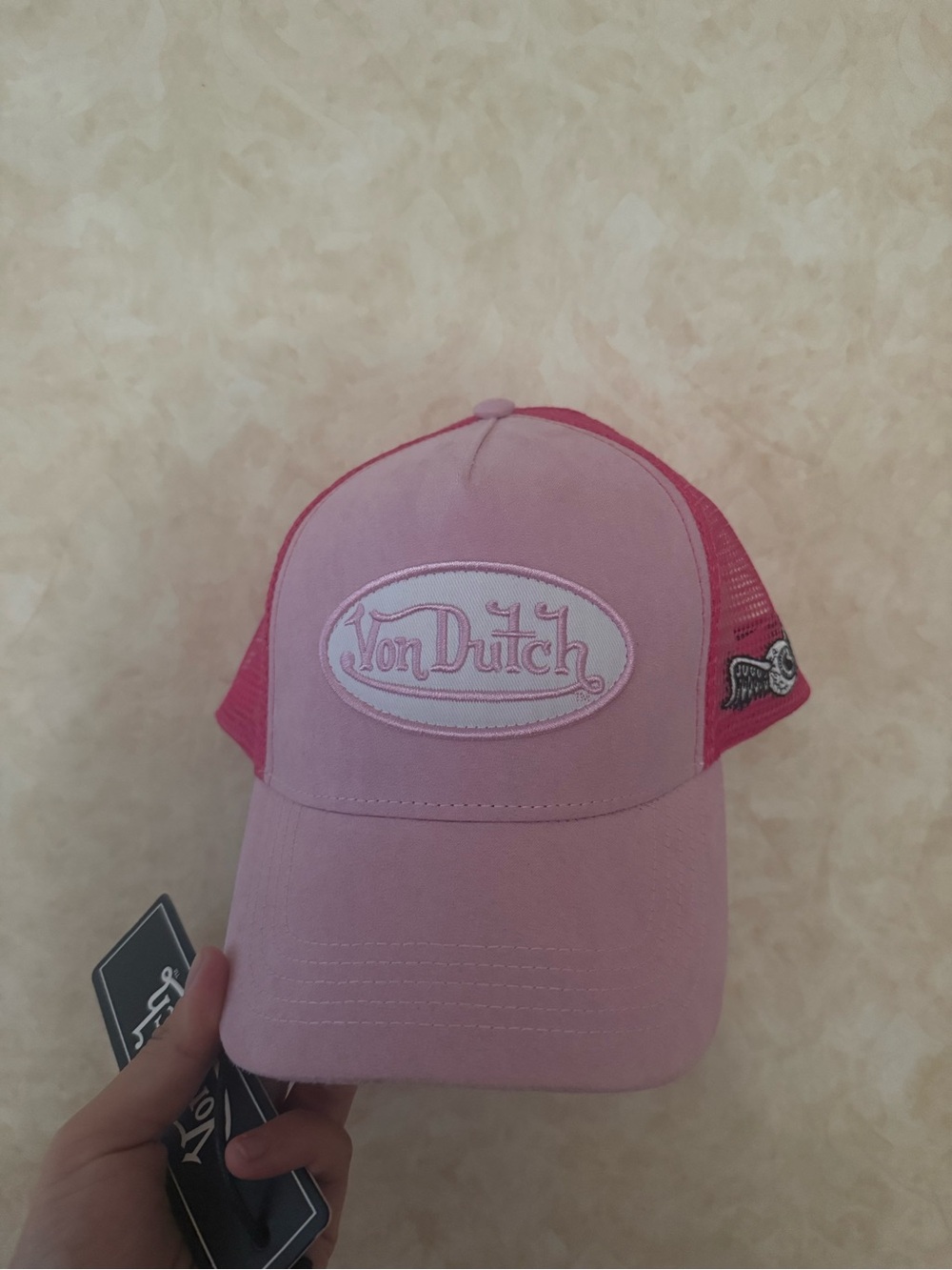 Von Dutch PINK CRUSH VELVET TRUCKER HAT